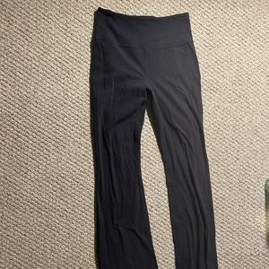 Black lululemon high rise yoga pants size 8